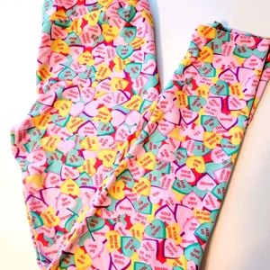 🍭LuLaRoe Conversation Heart Leggings (One Size) Valentines Day!💚